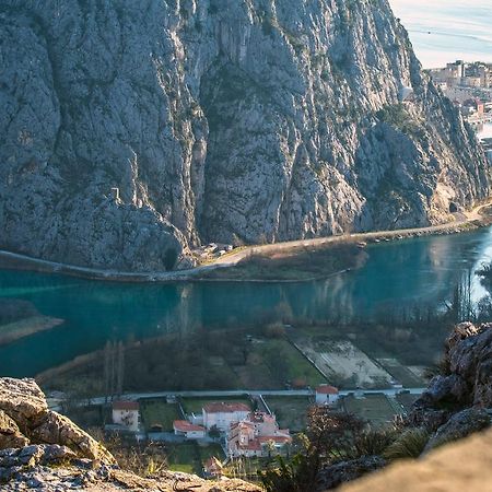 Apartments Anna Omiš Dış mekan fotoğraf