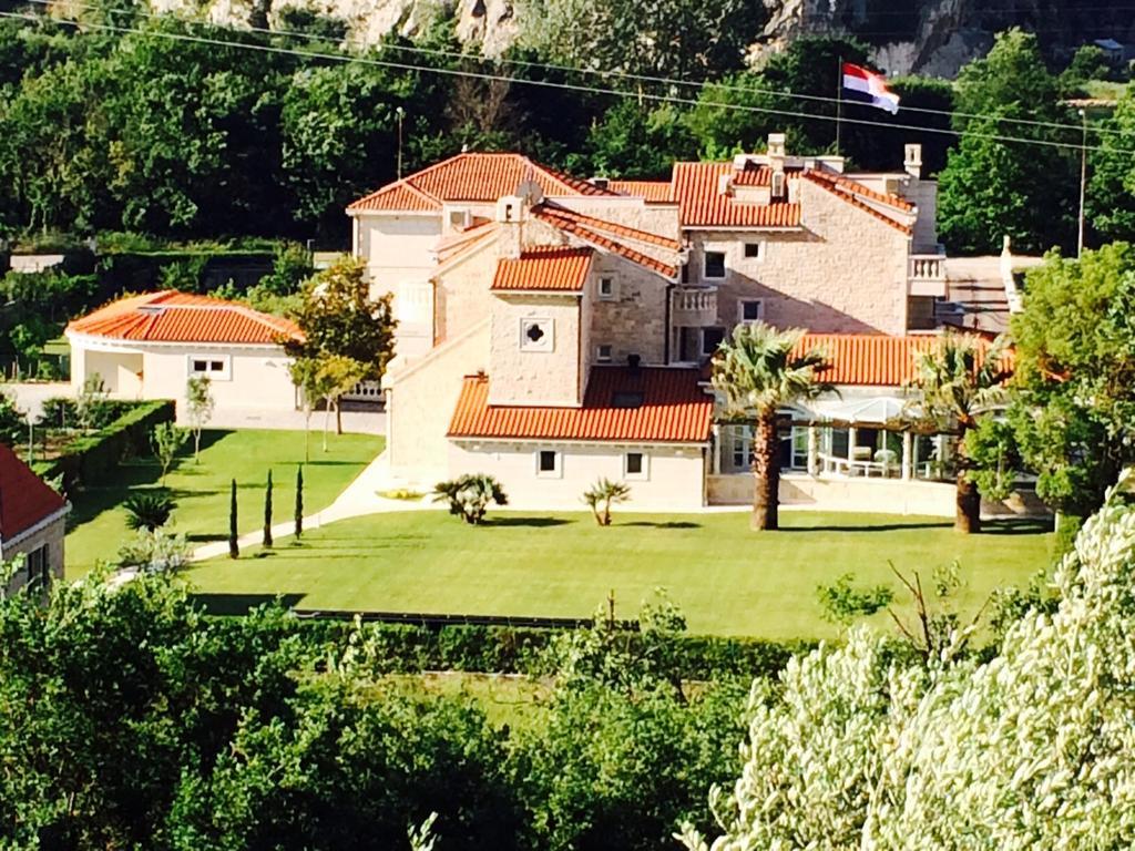 Apartments Anna Omiš Dış mekan fotoğraf