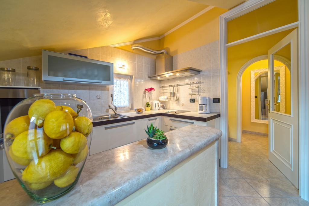 Apartments Anna Omiš Dış mekan fotoğraf