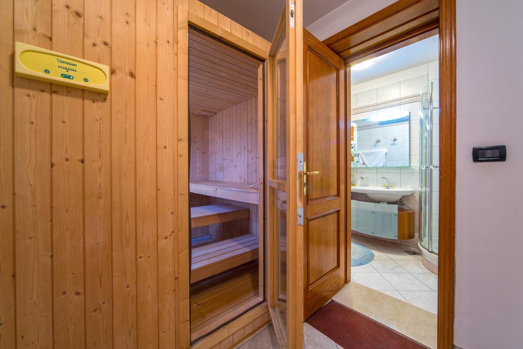 Apartments Anna Omiš Dış mekan fotoğraf