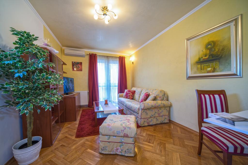 Apartments Anna Omiš Oda fotoğraf
